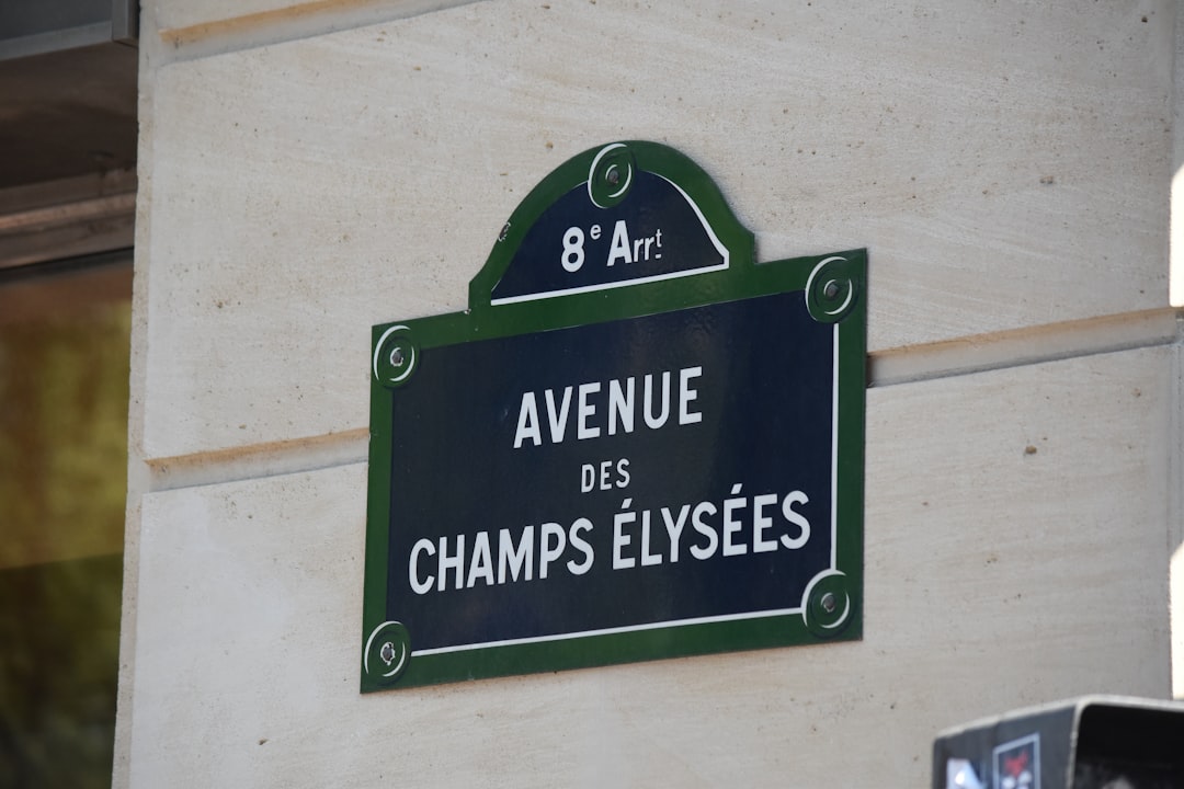 Pourquoi les évitants attirent les anxieux : la dynamique expliquée